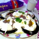 Desayuno con Huevo, Berenjena, Queso y Yogurt
