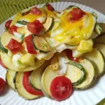 Desayuno Saludable con Calabacín, Patatas, Queso y Frutas Frescas