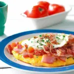 Desayuno Saludable con Tomates, Cebolla, Brócoli y Jamón