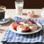Desayuno con Tomates, Berenjena, Jamón y Yogurt