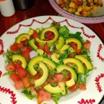 Ensalada de Tomate, Aguacate, Manzana y Semillas