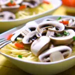 Receta de Espaguetis con Champiñones, Tomates y Guisantes